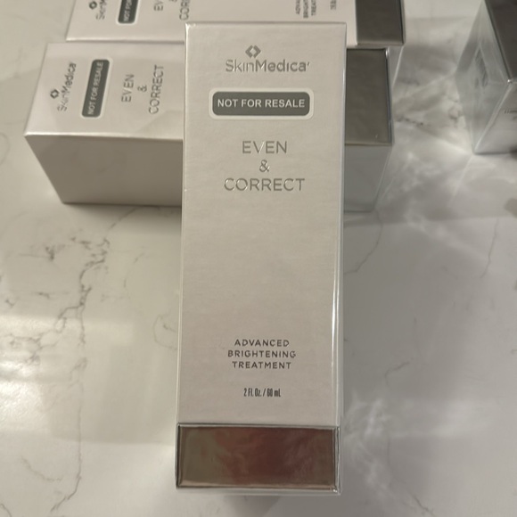 Skinmedica even and correct - Picture 4 of 4